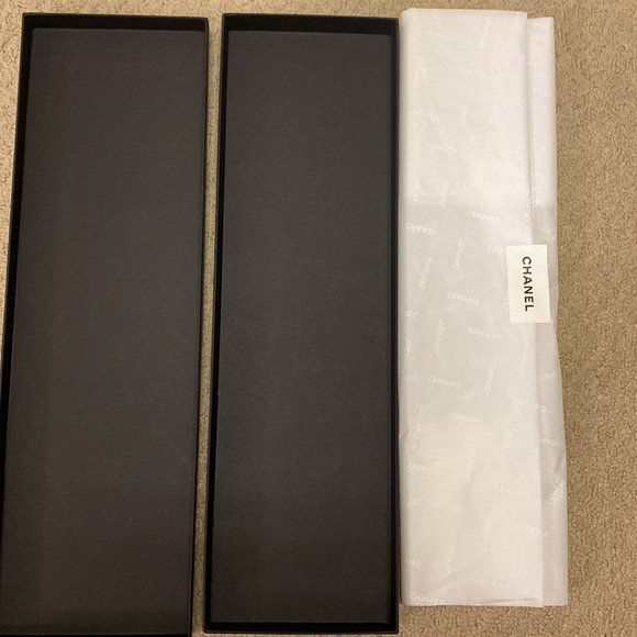 Chanel - Picture 3 of 4